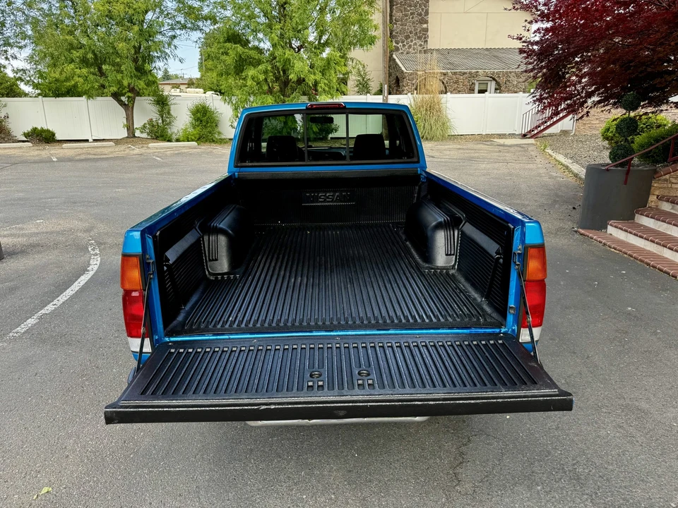 1995 Nissan Frontier - Image 10 of 31