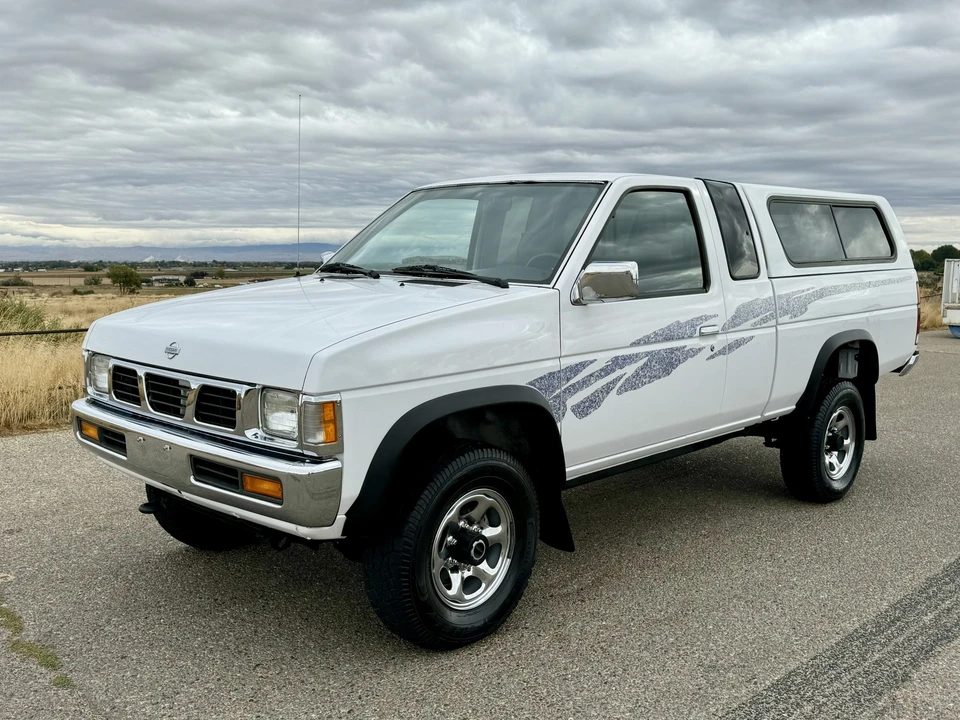 1995 Nissan Frontier - Image 21 of 31