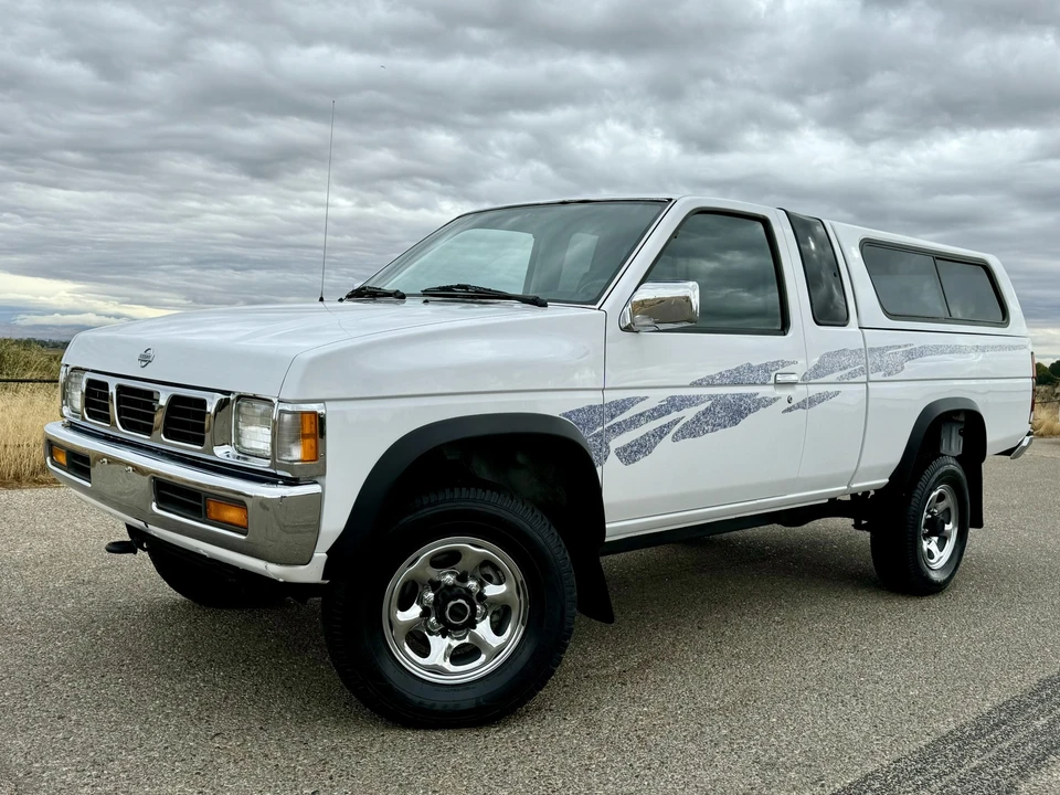 1995 Nissan Frontier - Image 19 of 31