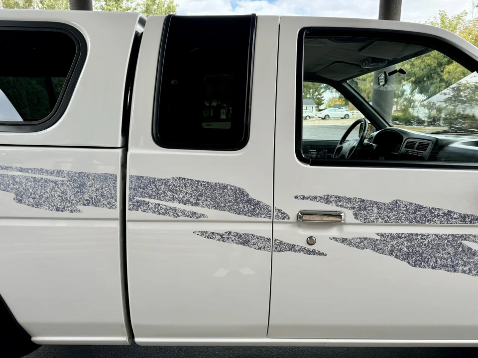 1995 Nissan Frontier - Image 31 of 31