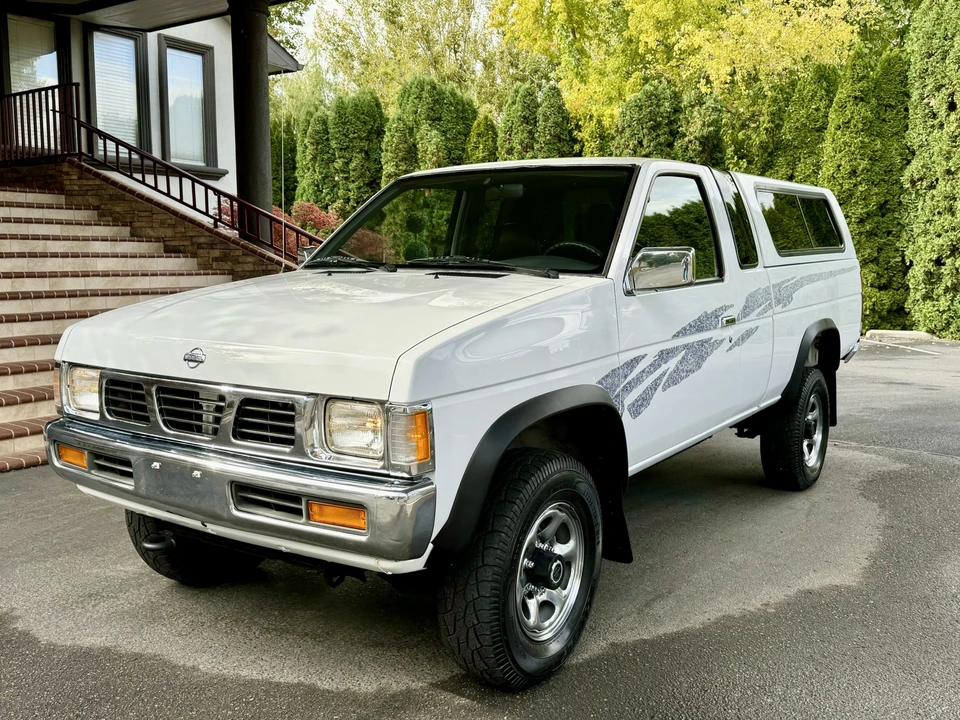 1995 Nissan Frontier - Image 22 of 31