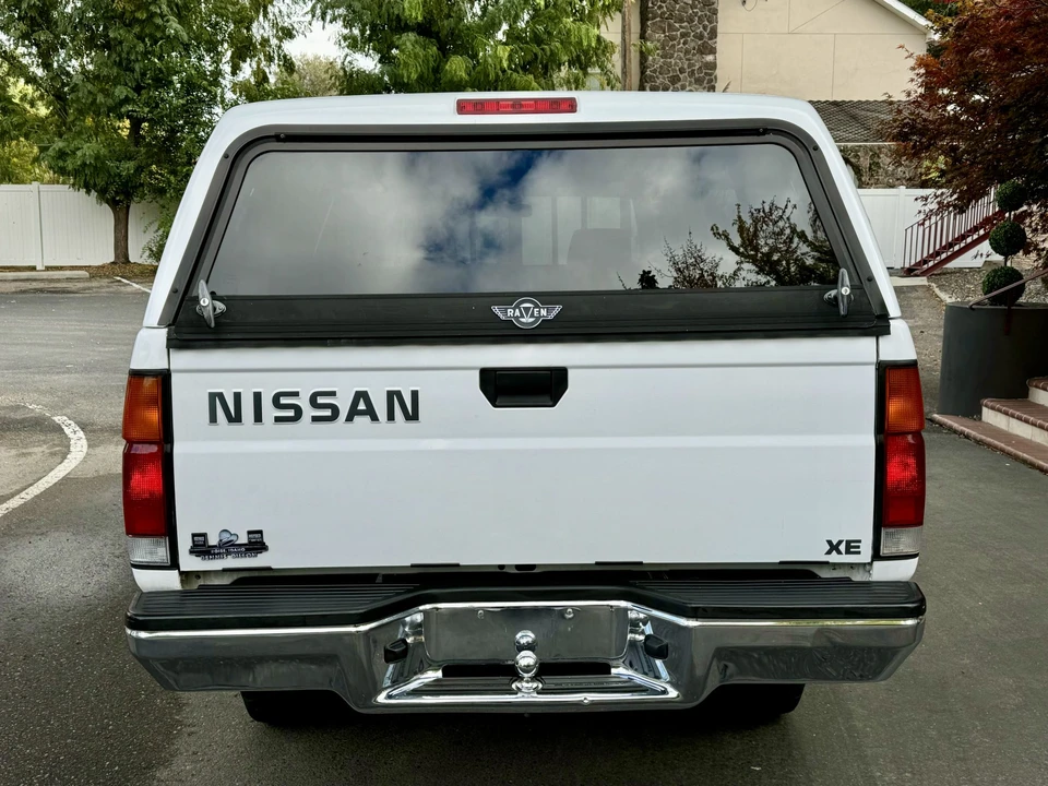 1995 Nissan Frontier - Image 13 of 31