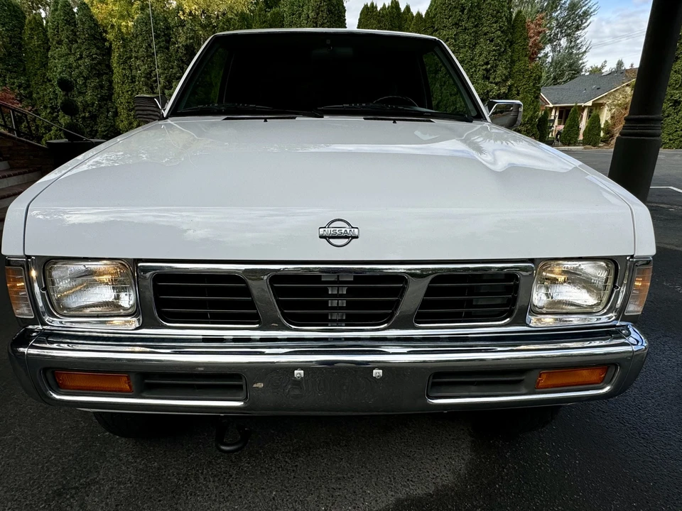 1995 Nissan Frontier - Image 26 of 31