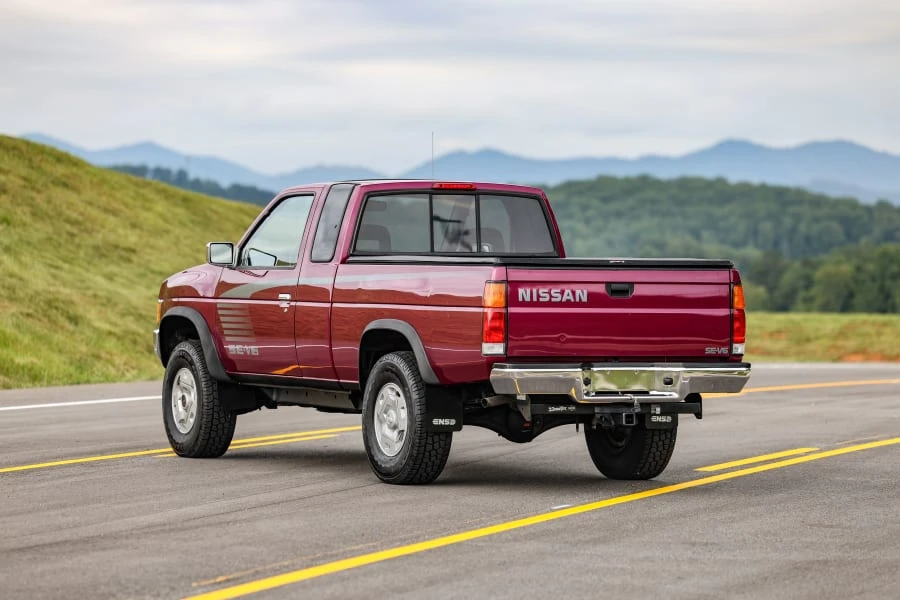 1995 Nissan Frontier - Image 6 of 31