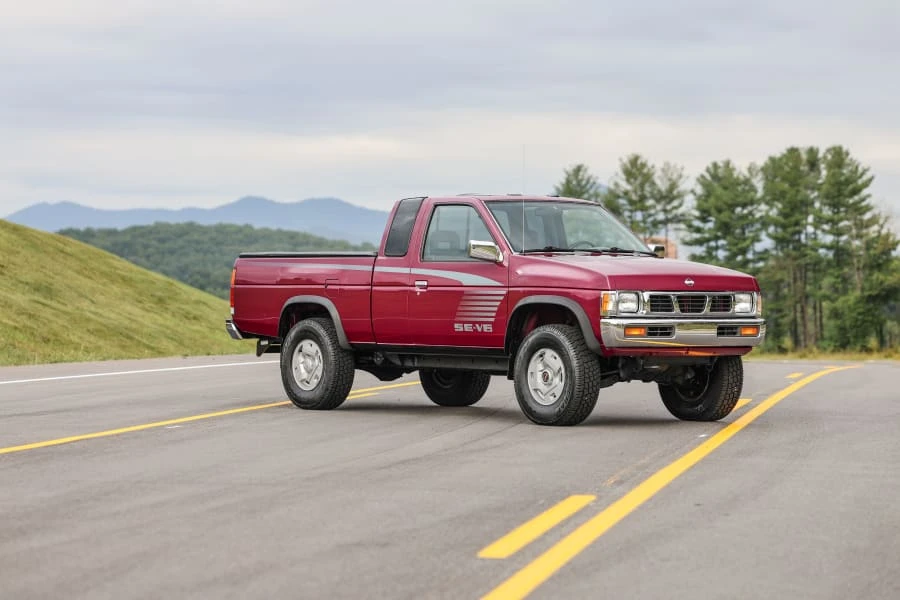 1995 Nissan Frontier - Image 4 of 31