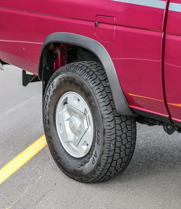1995 Nissan Frontier - Image 14 of 31