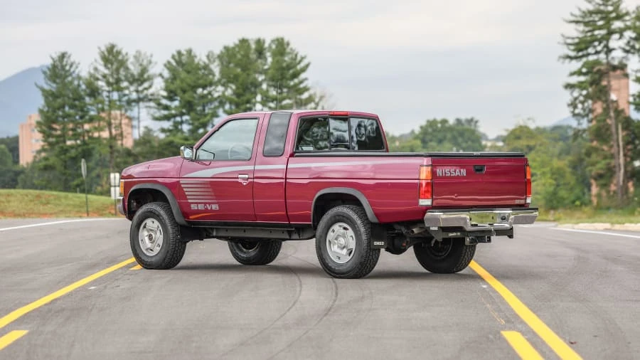 1995 Nissan Frontier - Image 3 of 31