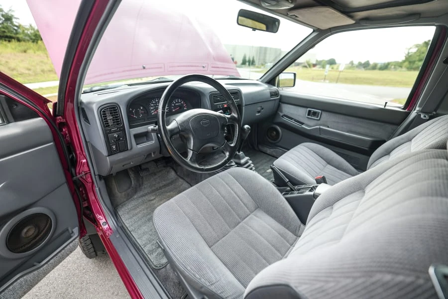 1995 Nissan Frontier - Image 19 of 31