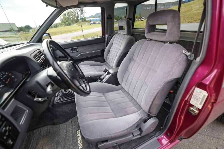 1995 Nissan Frontier - Image 29 of 31
