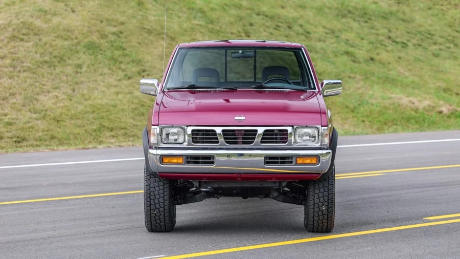 1995 Nissan Frontier - Image 2 of 31