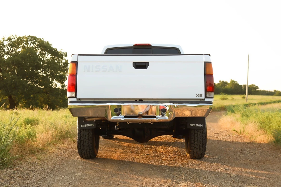 1995 Nissan Frontier - Image 15 of 31