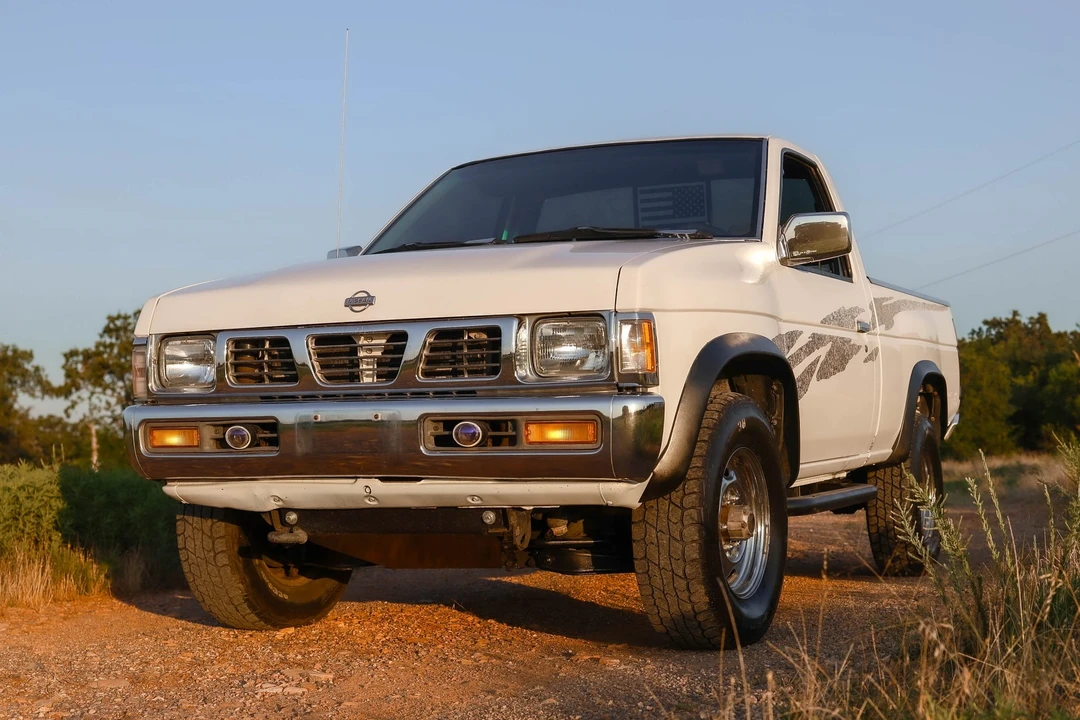 1995 Nissan Frontier - Image 3 of 31