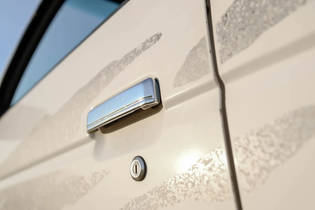 1995 Nissan Frontier - Image 25 of 31