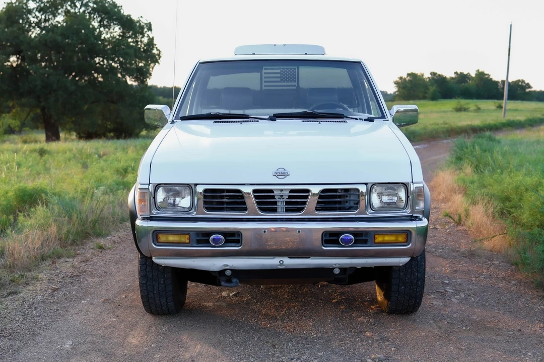 1995 Nissan Frontier - Image 21 of 31