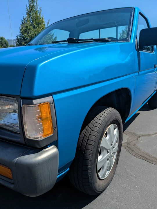 1995 Nissan Frontier - Image 24 of 31