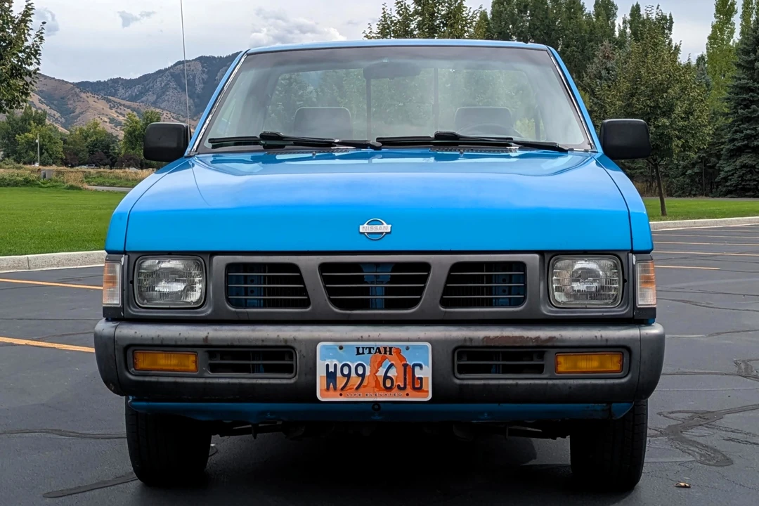 1995 Nissan Frontier - Image 12 of 31