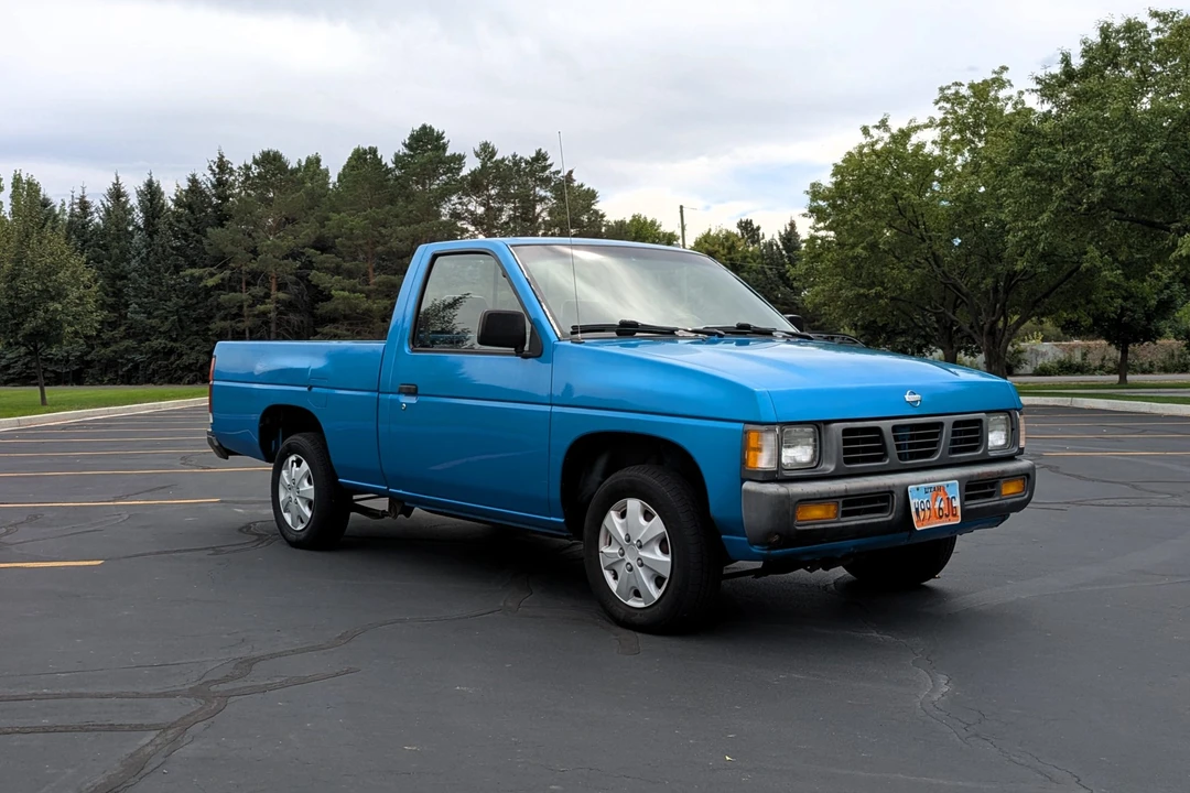 1995 Nissan Frontier - Image 10 of 31