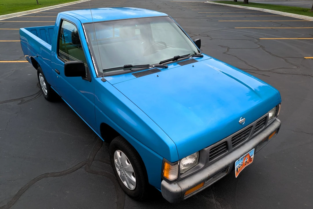 1995 Nissan Frontier - Image 11 of 31