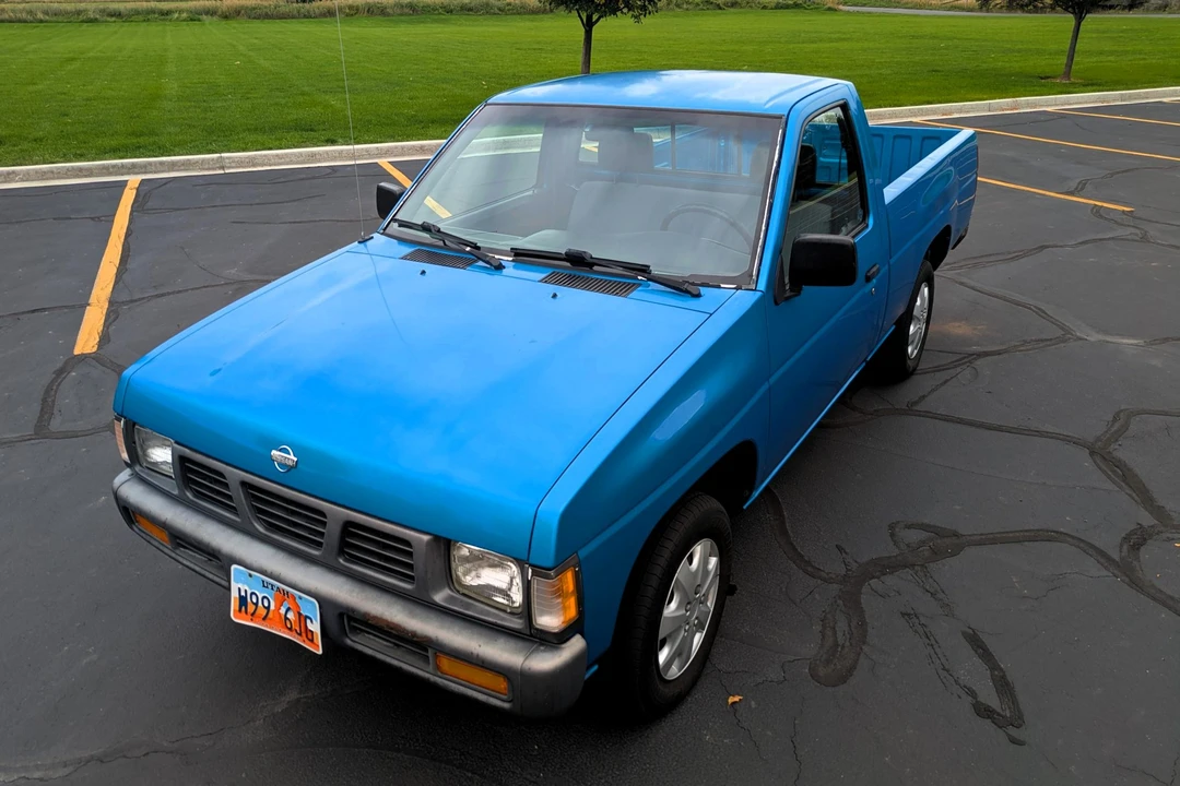 1995 Nissan Frontier - Image 3 of 31