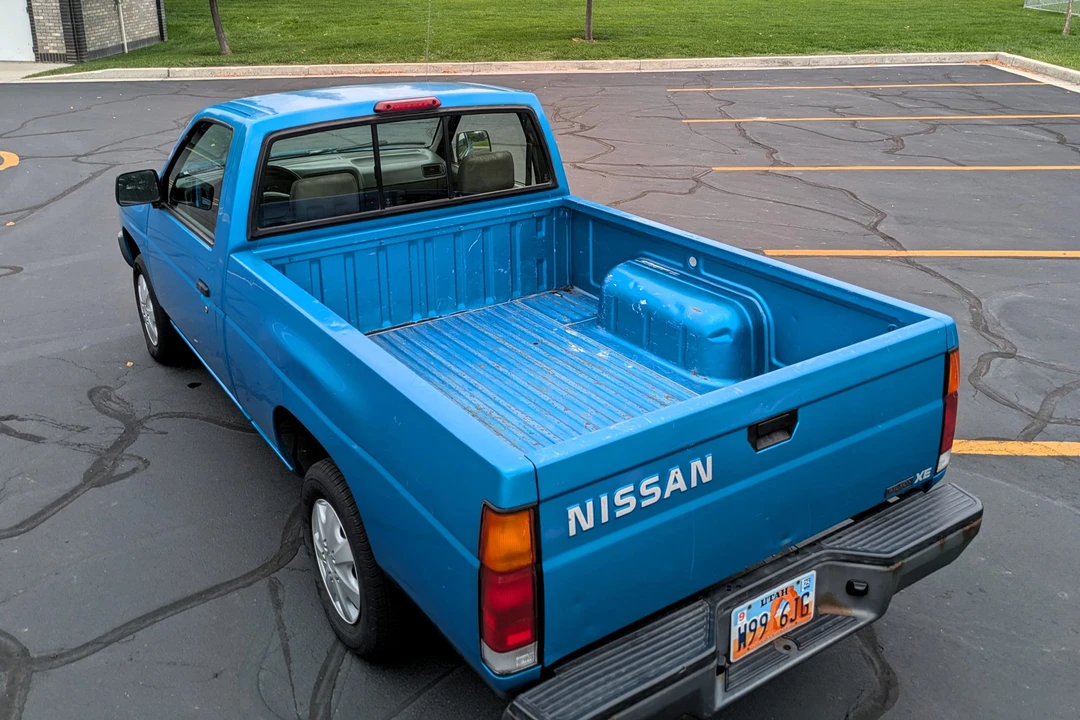 1995 Nissan Frontier - Image 5 of 31