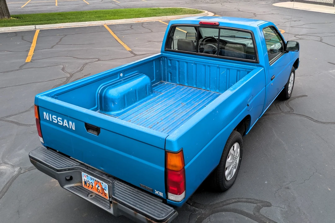 1995 Nissan Frontier - Image 7 of 31