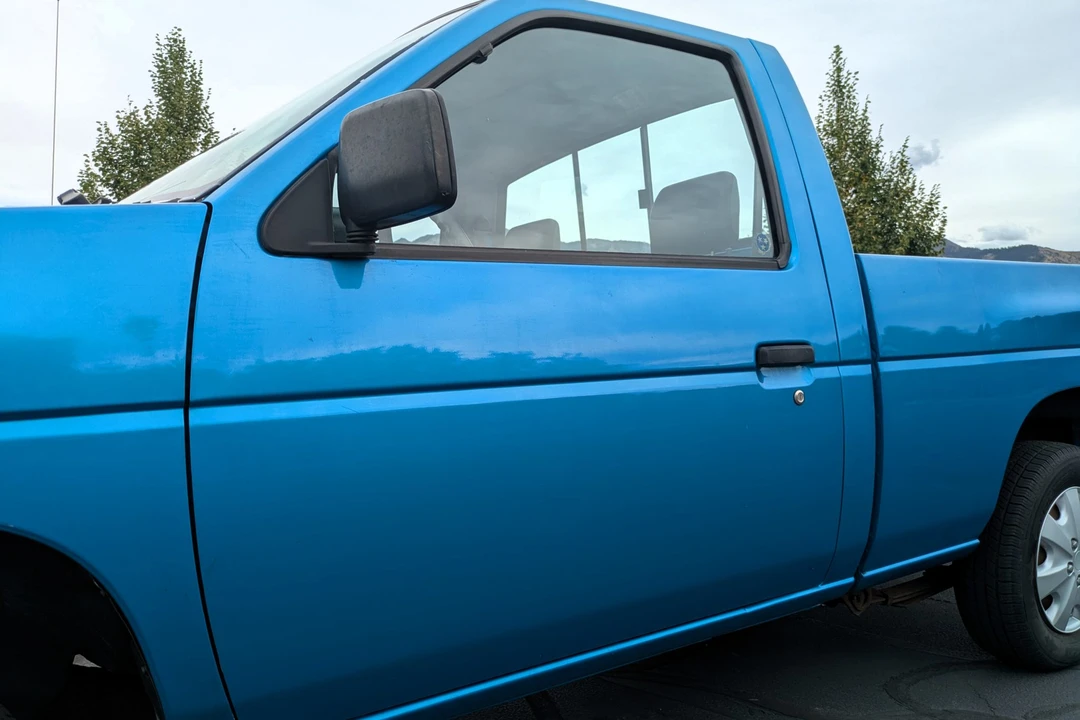 1995 Nissan Frontier - Image 28 of 31