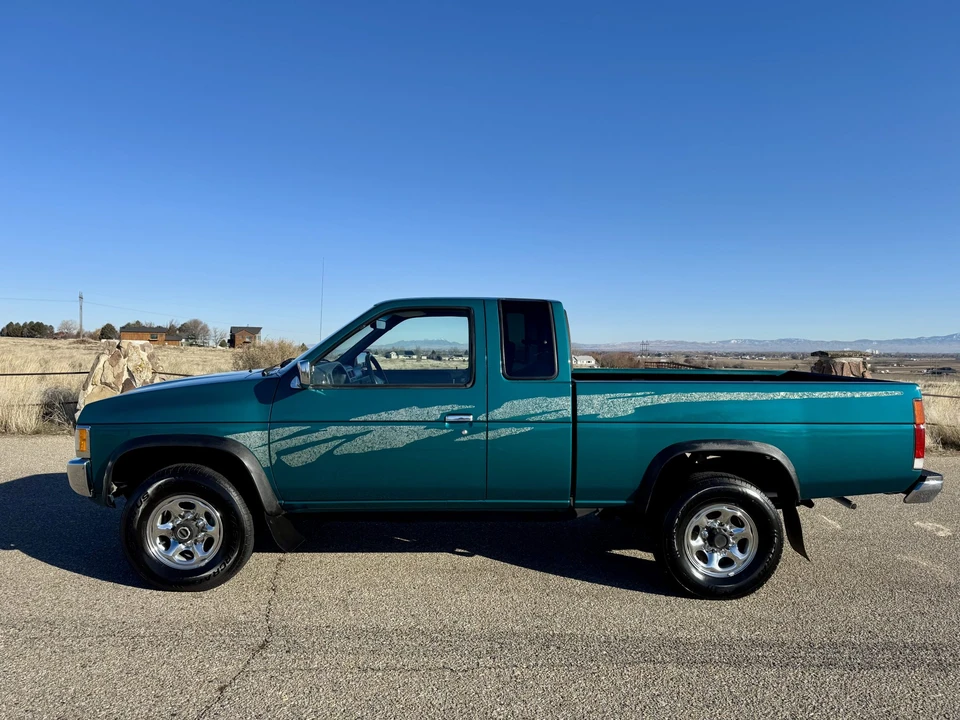 1995 Nissan - Image 14 of 31