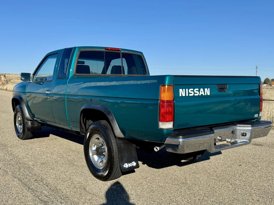 1995 Nissan - Image 13 of 31