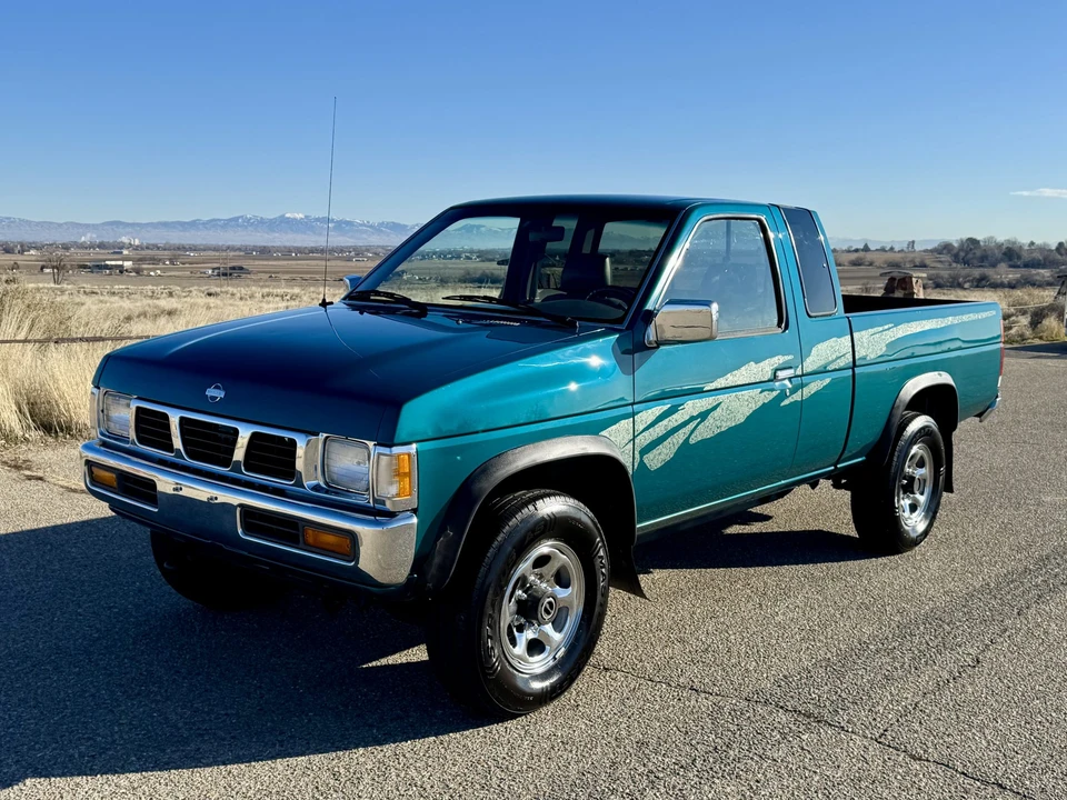 1995 Nissan - Image 4 of 31