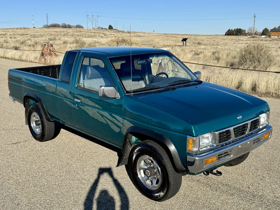 1995 Nissan - Image 6 of 31