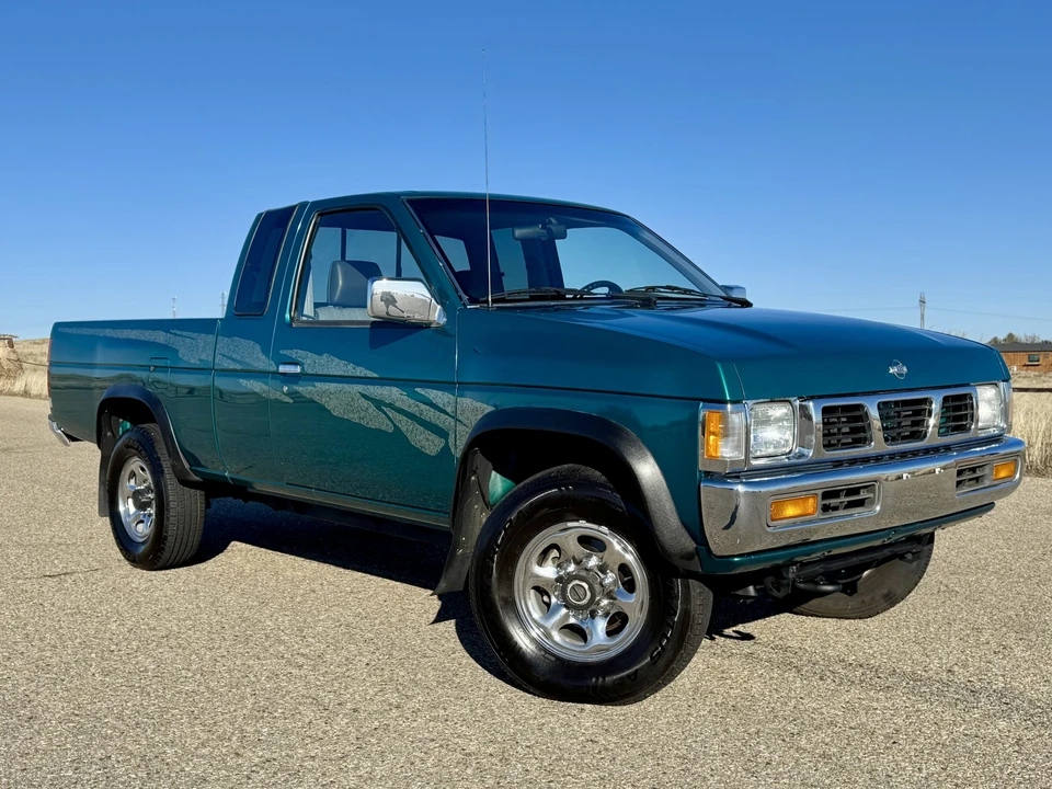 1995 Nissan - Image 8 of 31