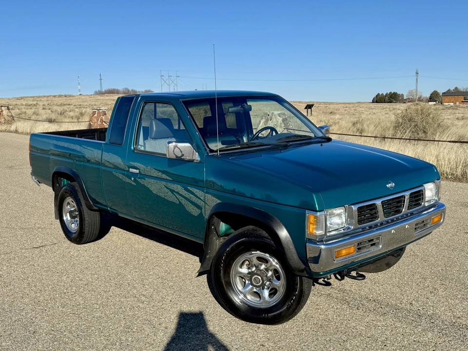 1995 Nissan - Image 9 of 31