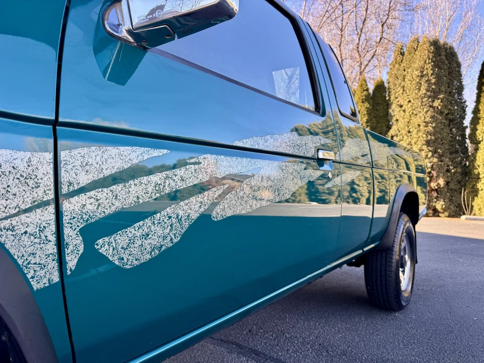 1995 Nissan - Image 26 of 31