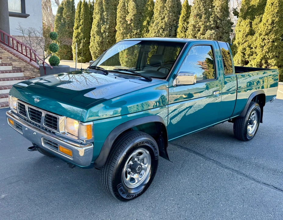1995 Nissan - Image 15 of 31