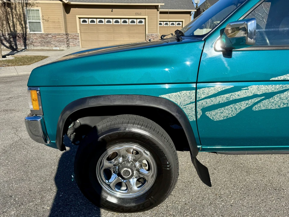 1995 Nissan - Image 19 of 31