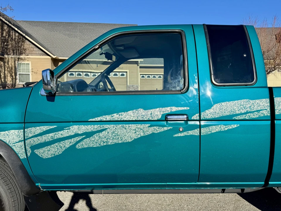 1995 Nissan - Image 20 of 31