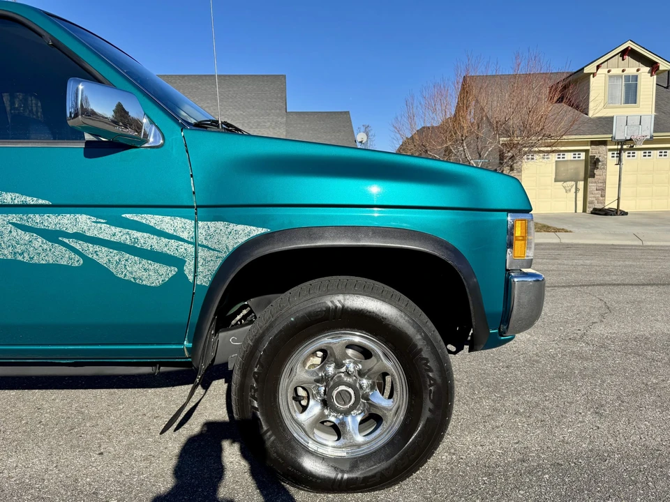 1995 Nissan - Image 24 of 31