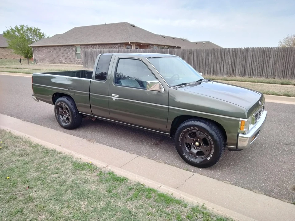 1995 Nissan - Image 22 of 31