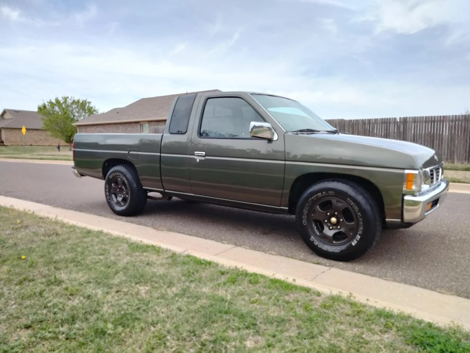 1995 Nissan - Image 21 of 31