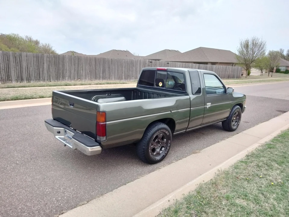 1995 Nissan - Image 15 of 31