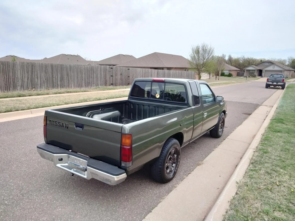 1995 Nissan - Image 13 of 31