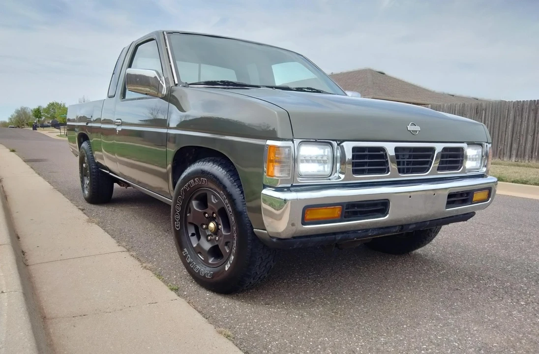 1995 Nissan - Image 26 of 31