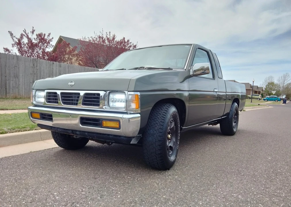 1995 Nissan - Image 4 of 31