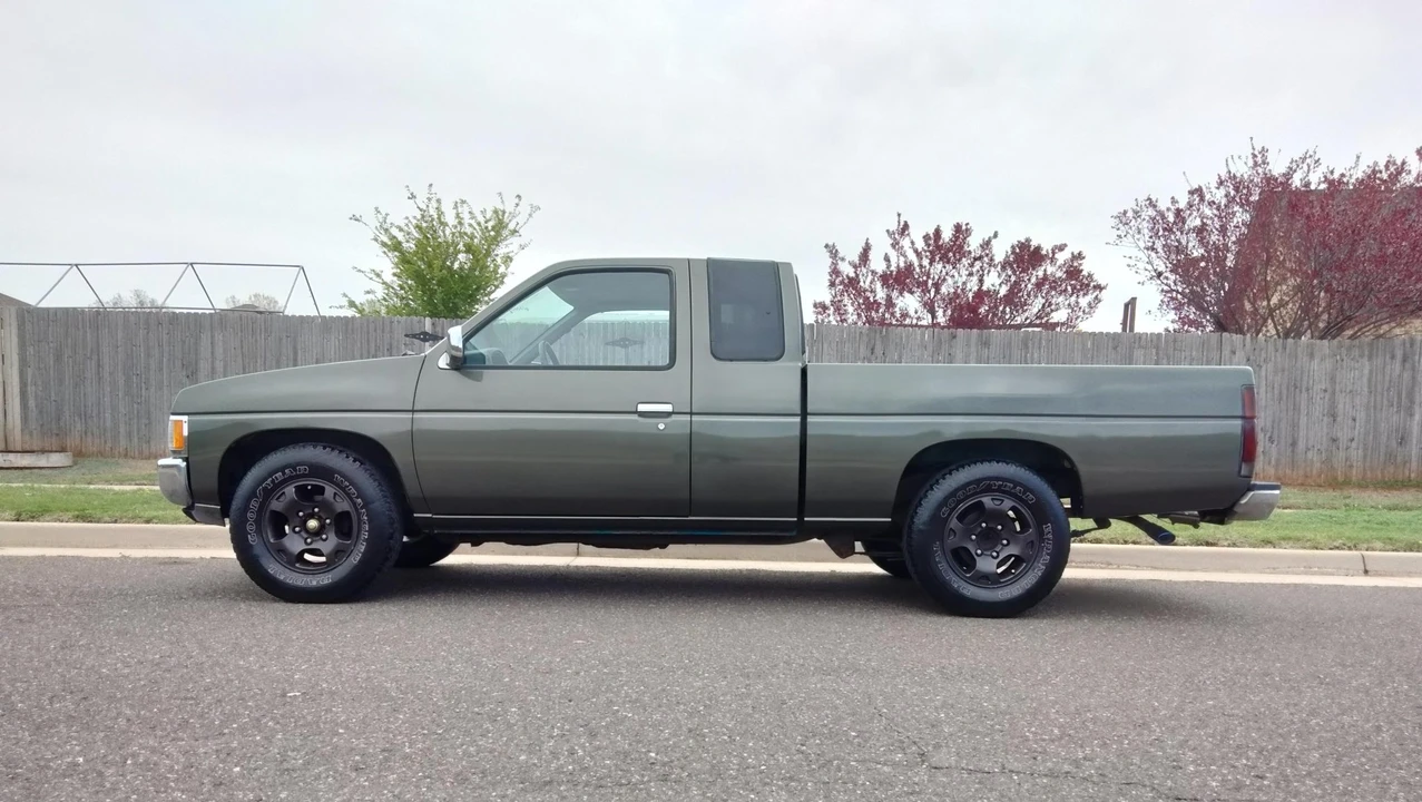 1995 Nissan - Image 7 of 31