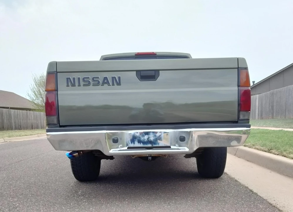1995 Nissan - Image 12 of 31