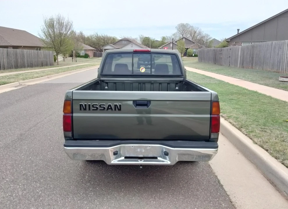 1995 Nissan - Image 11 of 31