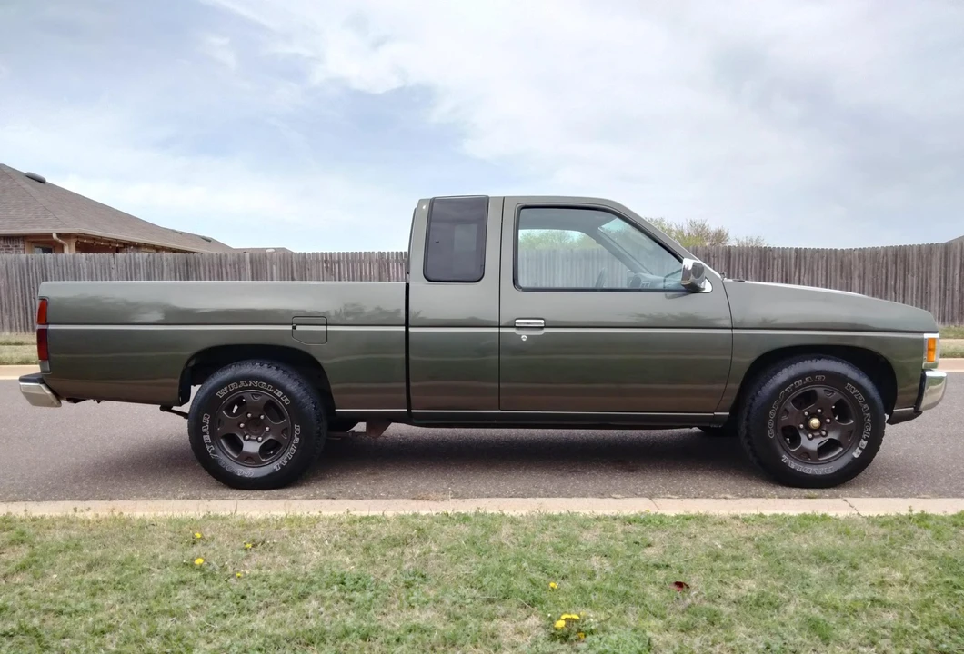 1995 Nissan - Image 19 of 31