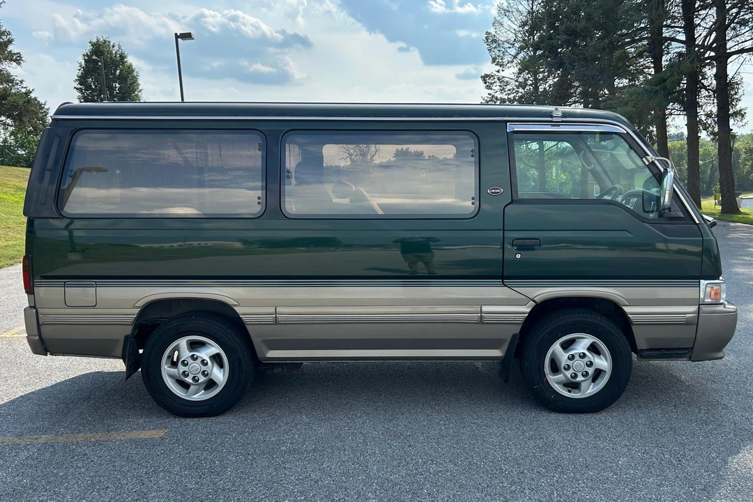 1995 Nissan Caravan 3rd Gen - Image 3 of 31