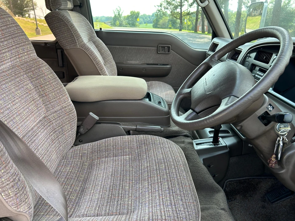 1995 Nissan Caravan 3rd Gen - Image 28 of 31