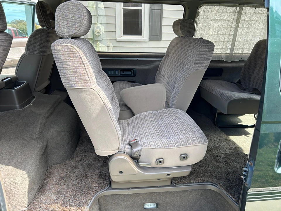 1995 Nissan Caravan 3rd Gen - Image 24 of 31